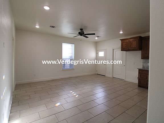 Living dining kitchen