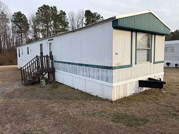 2nd image of 96 Matts Ln