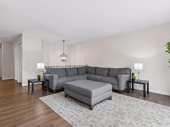 3rd image of 3553 Avon Dr