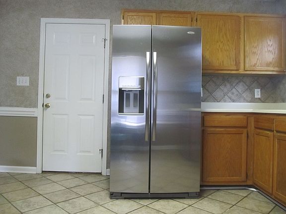 26 cubic feet, amazing fridge and freezer!