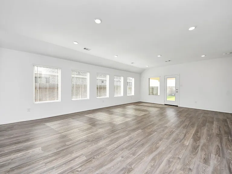 26631 Castiel Dr — Photo 23
