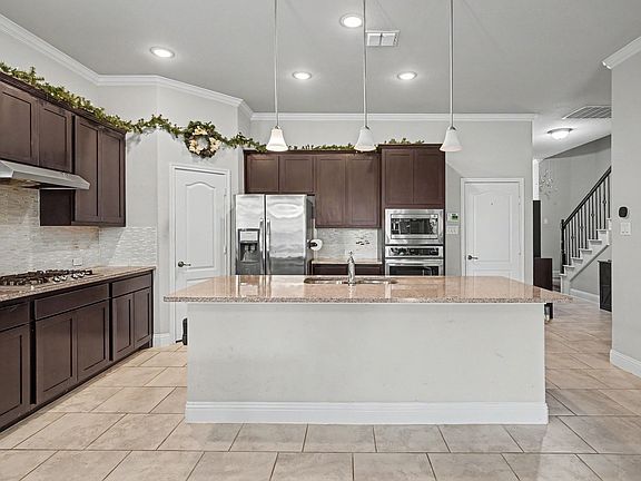 4th image of 646 Harris Ridge Dr