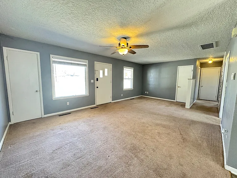400 W Madison St — Photo 14
