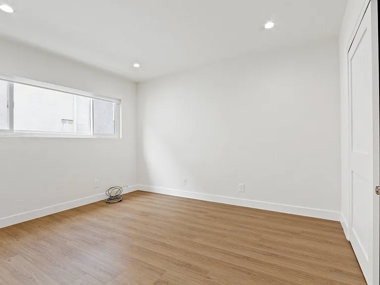1022 Euclid — Photo 9