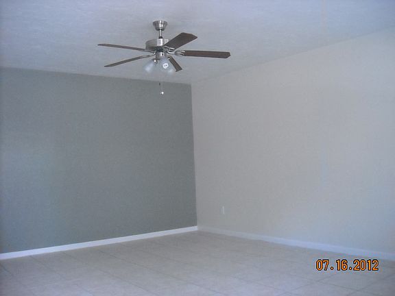 2nd image of 201 NE 41st Pl