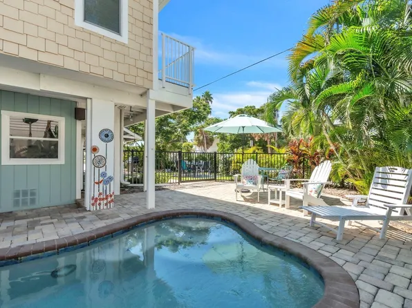 (undisclosed Address), Holmes Beach, FL 34217