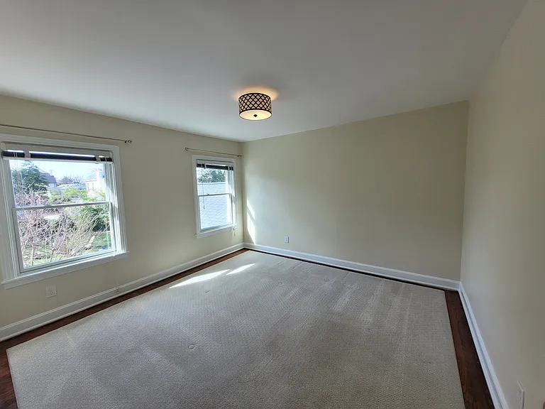 3927 Woodlawn Dr — Photo 9