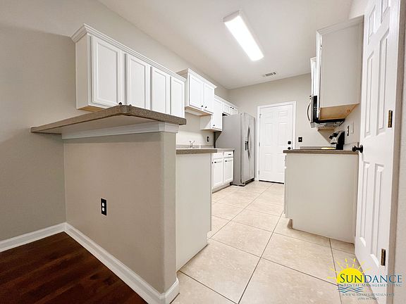 4th image of 133 Farrah Ave