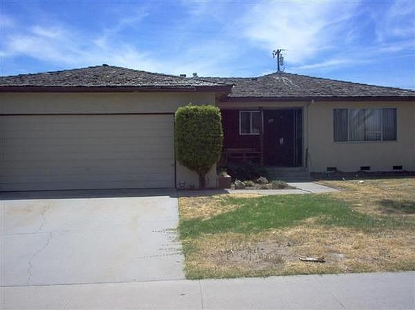 1st image of 829 E Florinda St