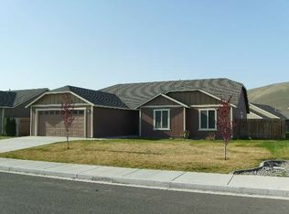 5107 Spirea Dr, West Richland, WA