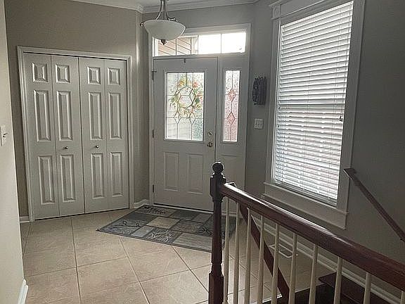 3rd image of 9886 Oakwood Ct