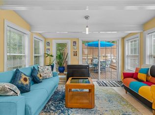 15 Brookdale Rd, North Providence, RI 02904