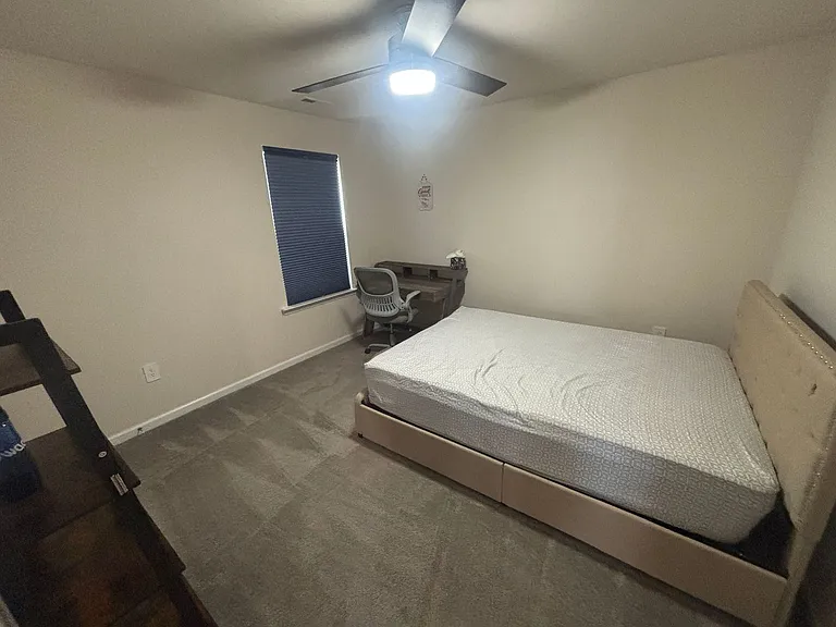 317 Aintree Ave — Photo 9