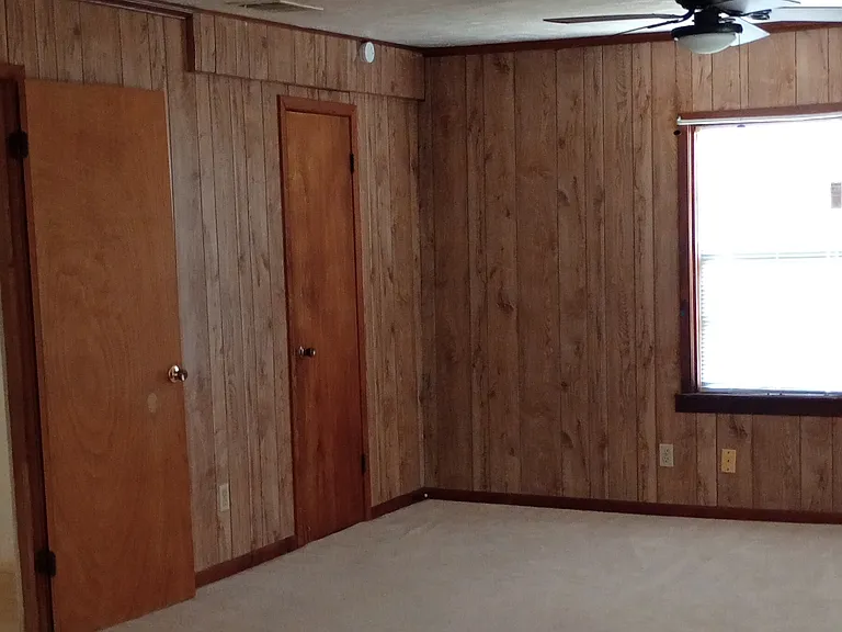 Large Bedroom with bathroom