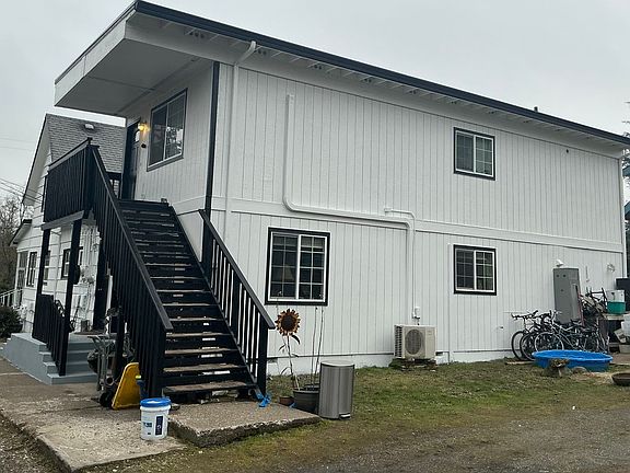 4th image of 2212 B St APT B