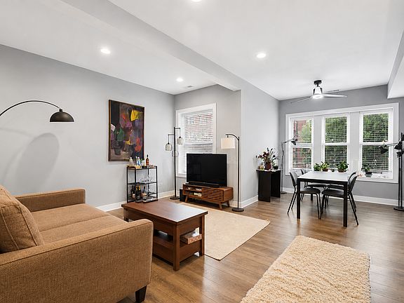 2nd image of 4925 N Albany Ave APT 1