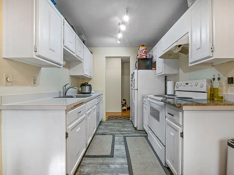 2034 14th Ave W #104 — Photo 10