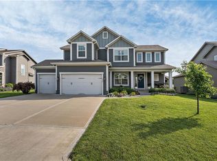 4205 SW Stoney Brook Dr, Lees Summit, MO 64082