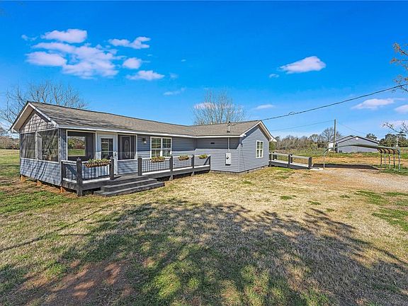 2nd image of 3639 Parkertown Rd