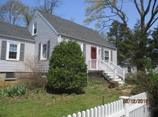 9 Wolcott St, Wakefield, MA 01880