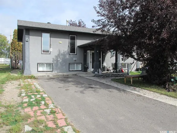 617 8th AVENUE W, Nipawin, SK S0E 1E0