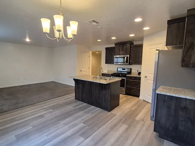 1432 E Trilobite Dr — Photo 5