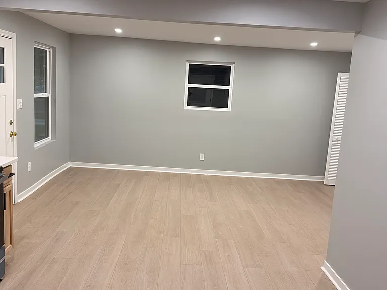 708 Reynolds Ave — Photo 6