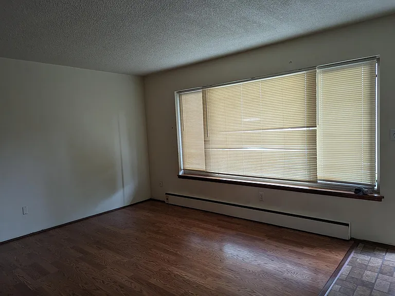 6033 California Ave SW #3 — Photo 1
