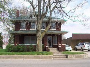 104 S Main St, Knox, IN 46534