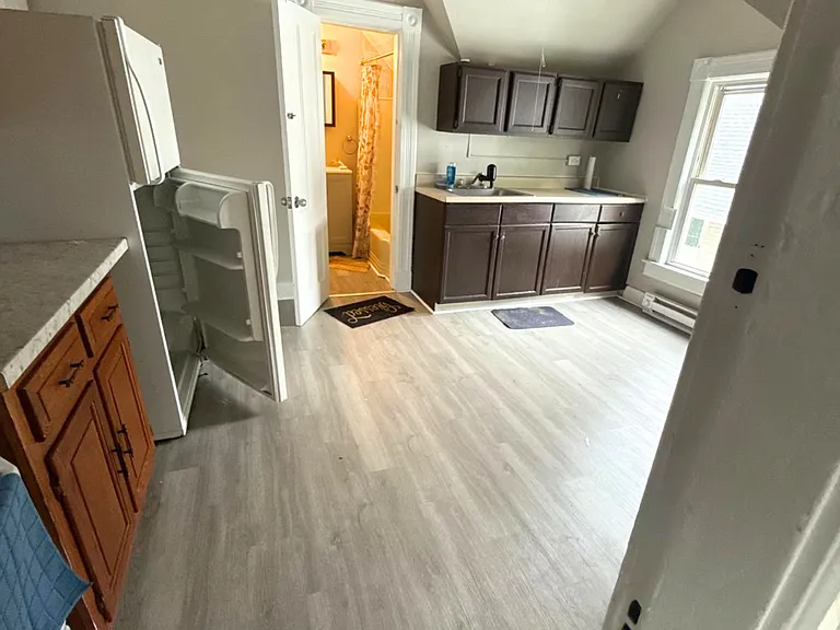 68 Waverly St #3 — Photo 3