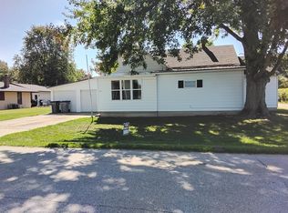 316 E Main St, Millersburg, IN 46543