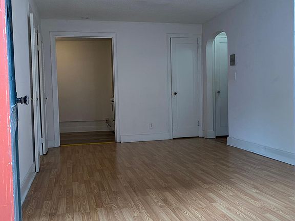 3rd image of 950 Delaware Ave APT 3