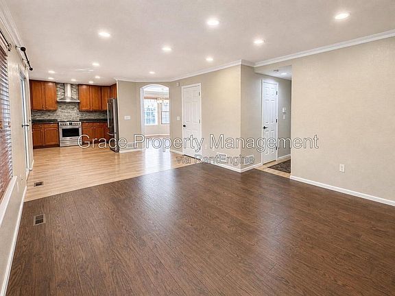 5th image of 1242 E 100th Pl