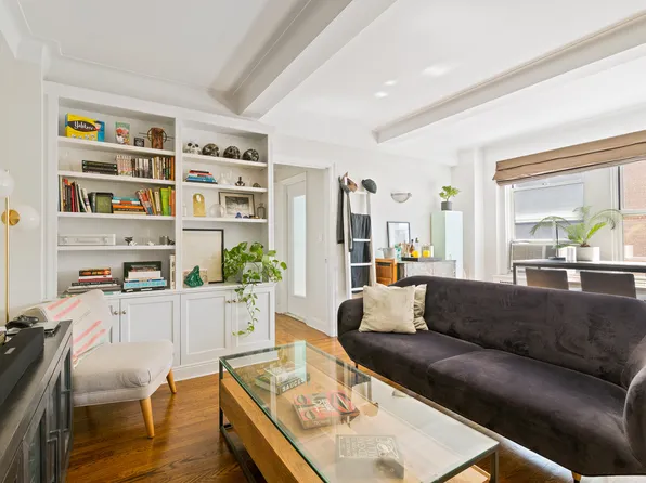 433 West 34th Street image 2 of 8