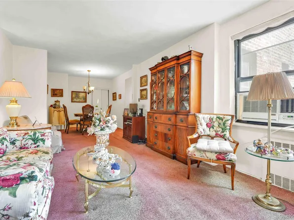 25-18 Union Street #4G, Flushing, NY 11354