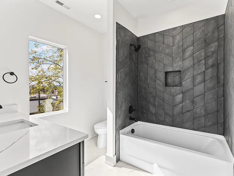 2109 Courtney Ave #A — Photo 32