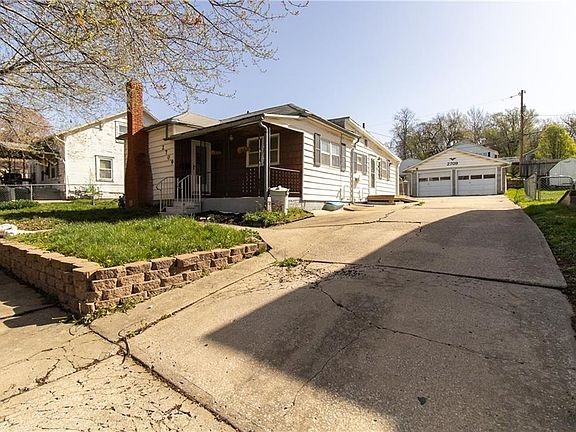 5th image of 2709 S 24th St