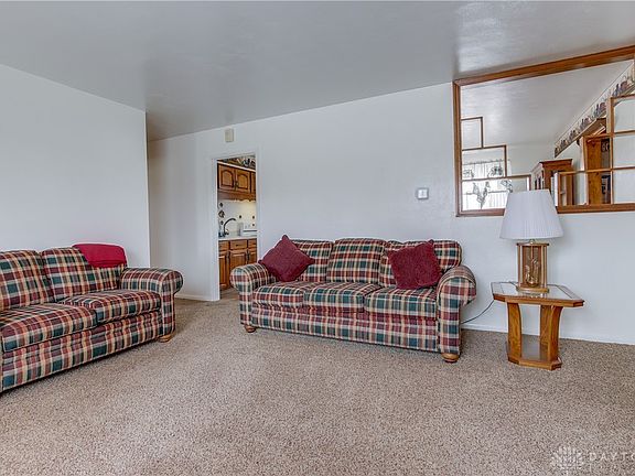 5th image of 4488 Cynthia Dr