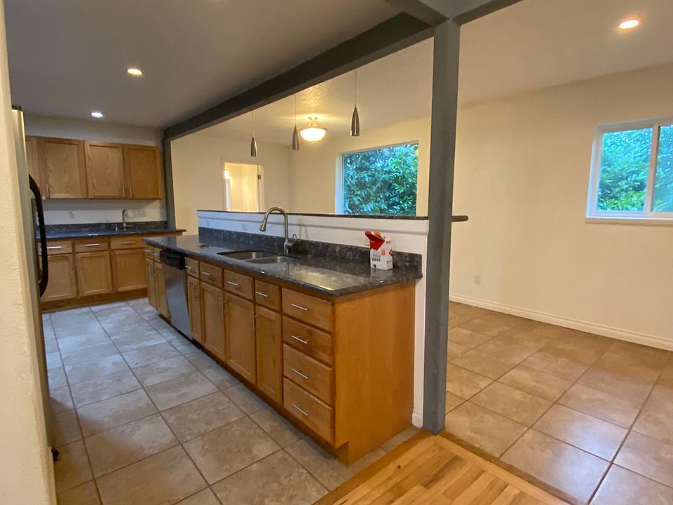 2nd image of 7210 SW Brier Pl