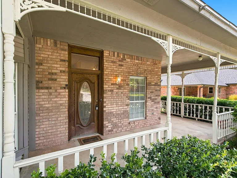 1205 Shannon Ln — Photo 9