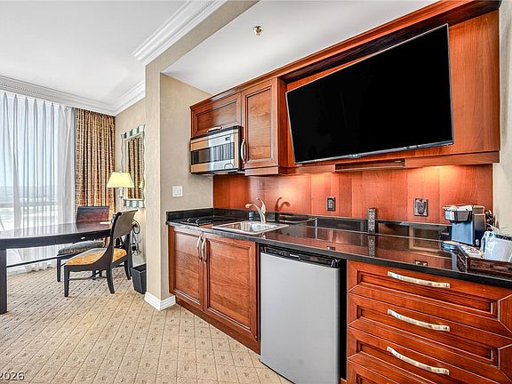 4th image of 145 E Harmon Ave #1604