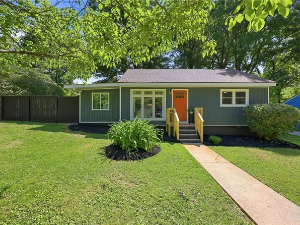 1112 Guyer St, High Point, NC 27262