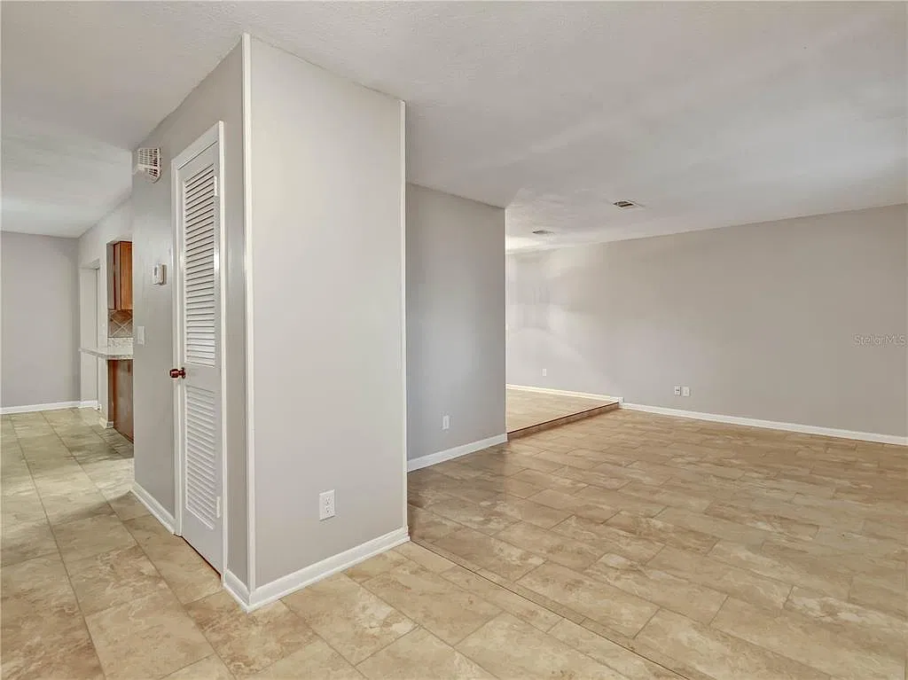 3 bed, 2.0 bath, 1644 sqft, $2,395 — Photo 4
