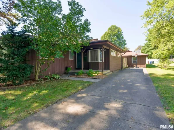 414 S Eaton St, Edinburg, IL 62531