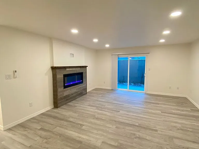 University Park Apartments near Cornell University — Photo 887