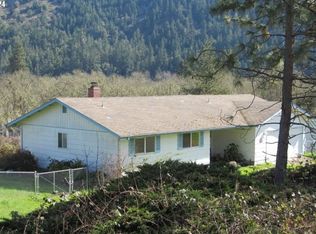 744 SE Edgewood St, Winston, OR 97496