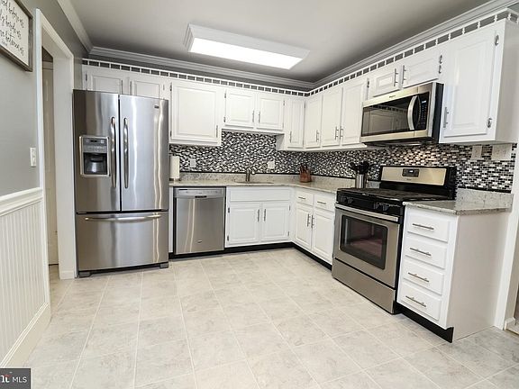 5th image of 4502 Edinburg Dr