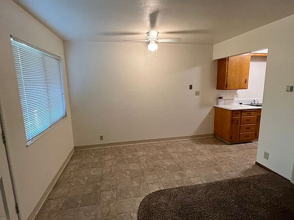5th image of 428 W Oak St APT 4
