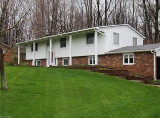 14330 Broadwood Dr, Burton, OH 44021