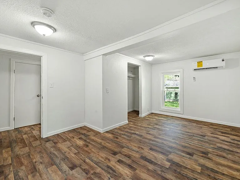 2706 Quincy St — Photo 12